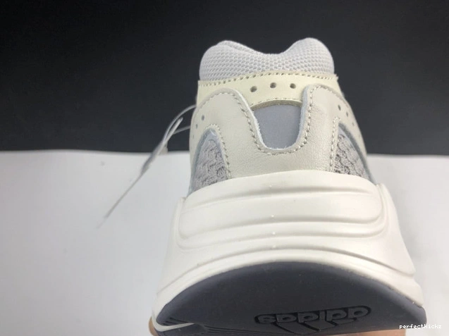 GY7924 Cream Boost Yeezy 700 Adidas V2 Cream 0716